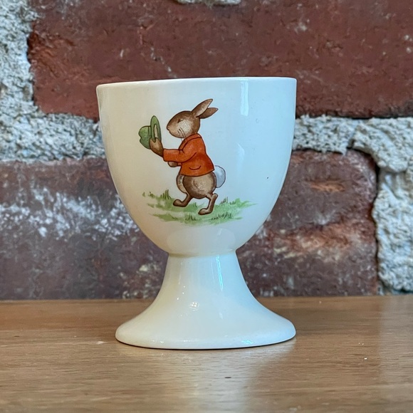 Vintage Royal Doulton Bunnykins egg cup. - Picture 4 of 4
